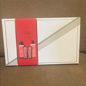 James & Joy Vanilla & Cranberry Bathing Collection - Red and White